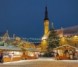 World_89G Christmas market at town hall square in the Old Town of Tallinn, Estonia